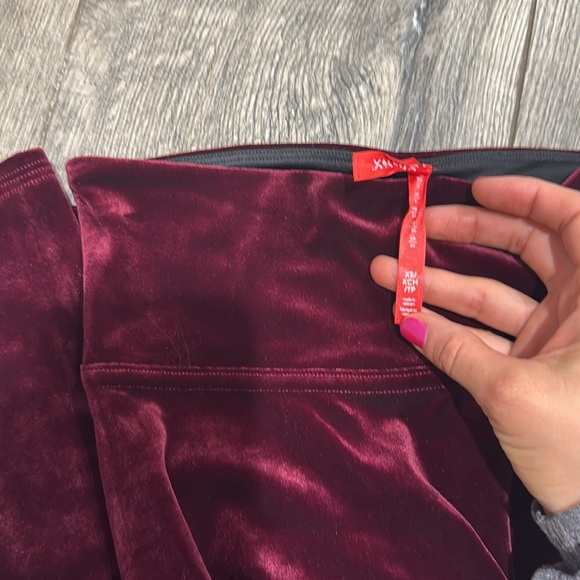 NEW • Spanx • Women’s Velvet Legging Rich Burgundy Red XS - Picture 3 of 3
